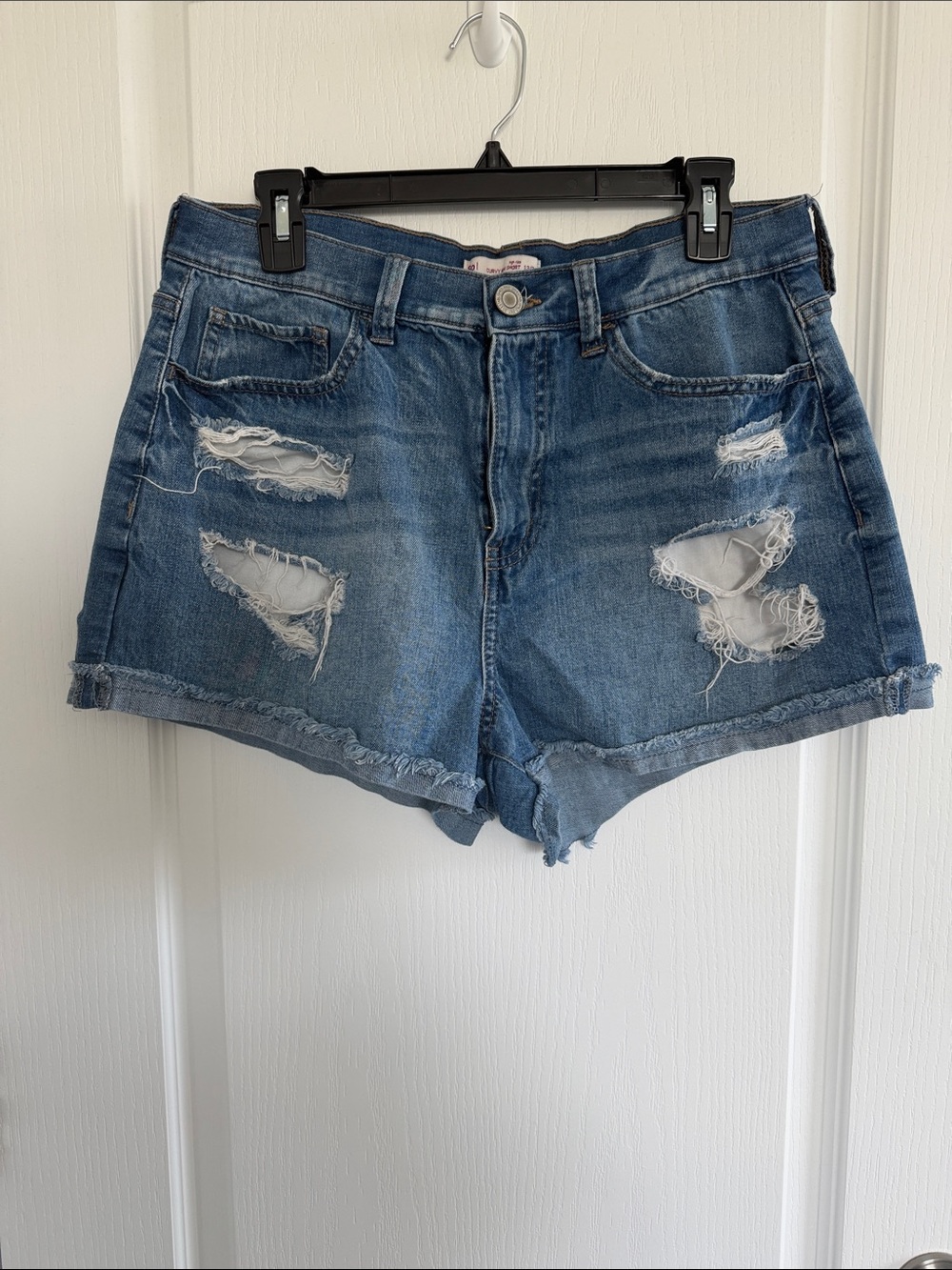 SO Distressed Blue Denim Shorts Women’s 13/31